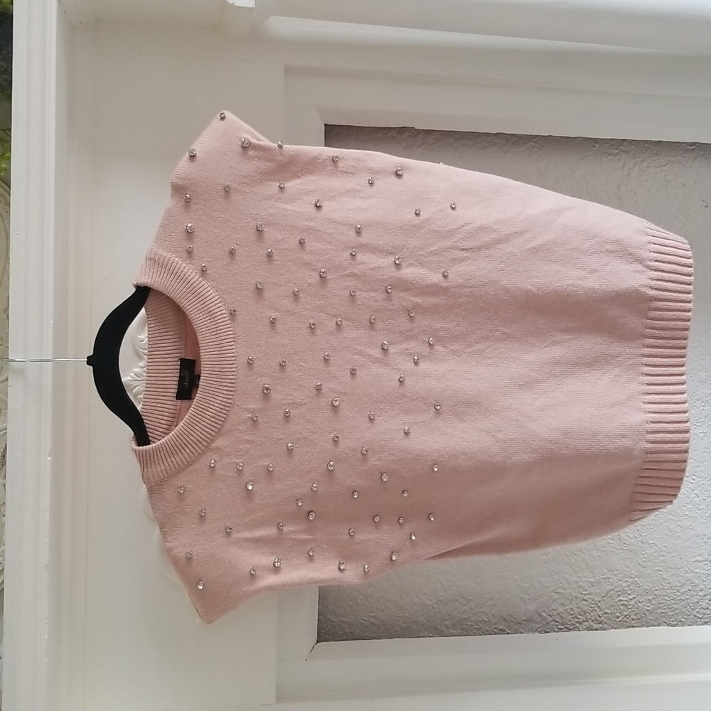 NWT Ontwellth knit rhinestone top